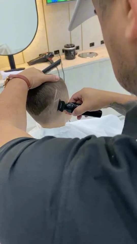 Corte e barba